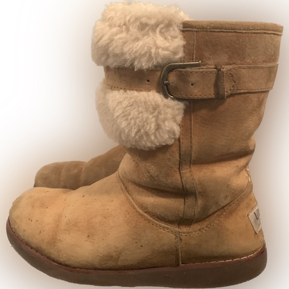UGG Winter Boots (Size: Big Kids 4) - Picture 3 of 8